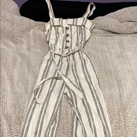 Full length ale Chateau linen jumpsuit - Picture 1 of 3